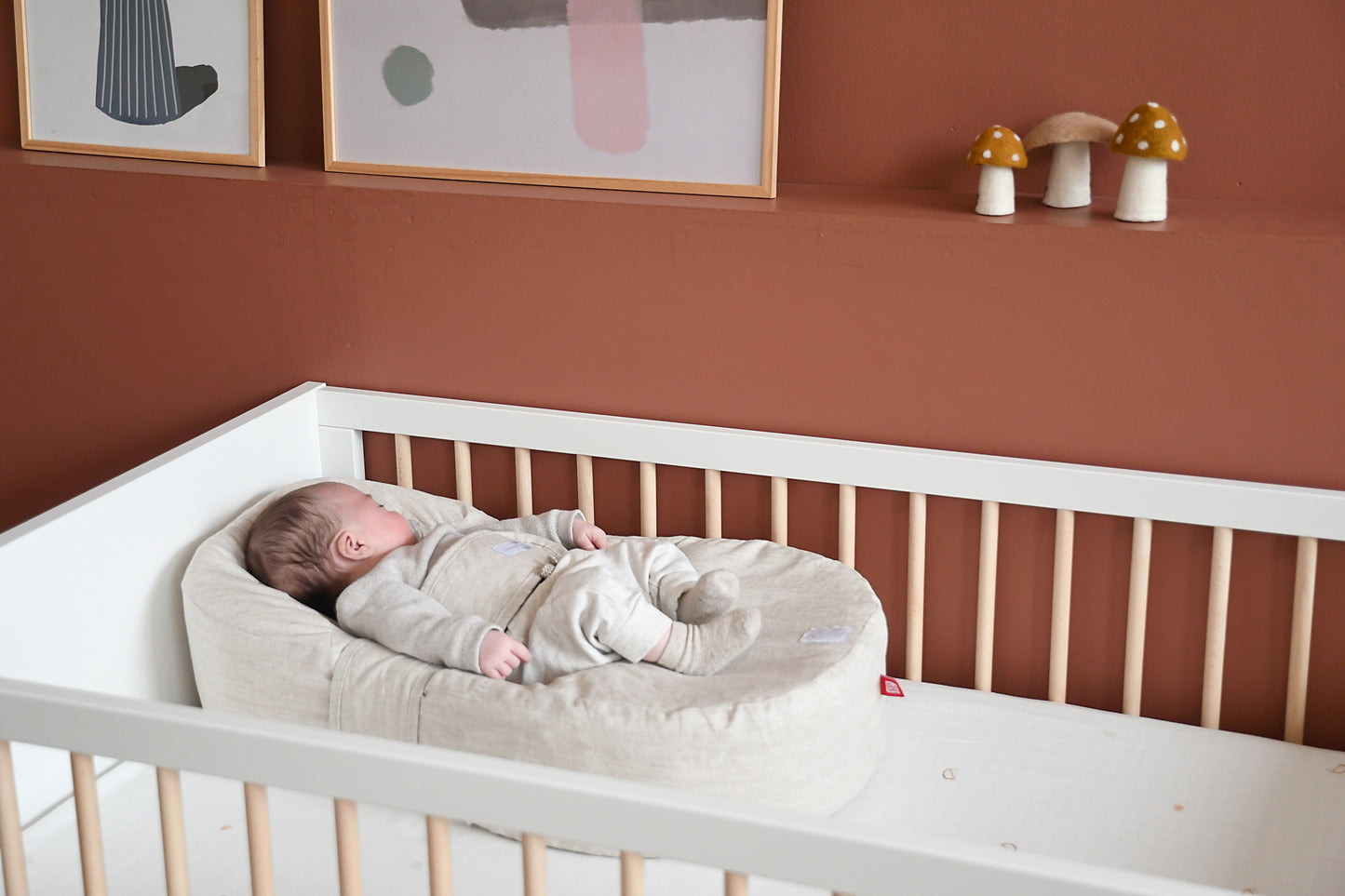 Red Castle Cocoonababy Nest - Linen Natural