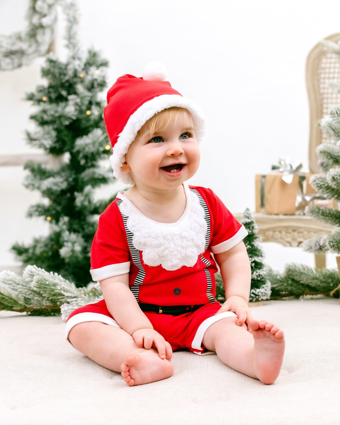 Bébé by Minihaha - SANTA ROMPER & HAT