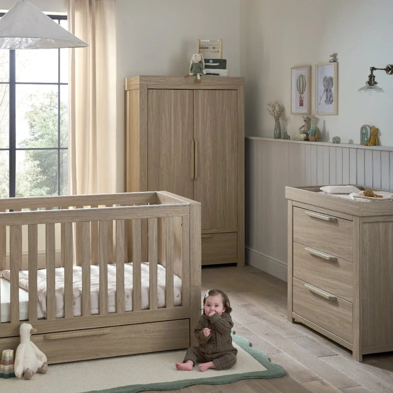 Mamas & Papas Franklin Light Oak 5 Piece Set with Cot Bed, Dresser Changer, Mattress, Fitted Sheets & Mattress Protector