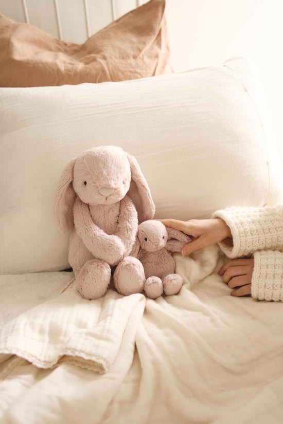 Snuggle Bunnies - Frankie the Hugging Bunny - Blush