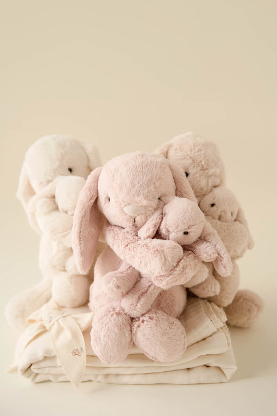Snuggle Bunnies - Frankie the Hugging Bunny - Blush