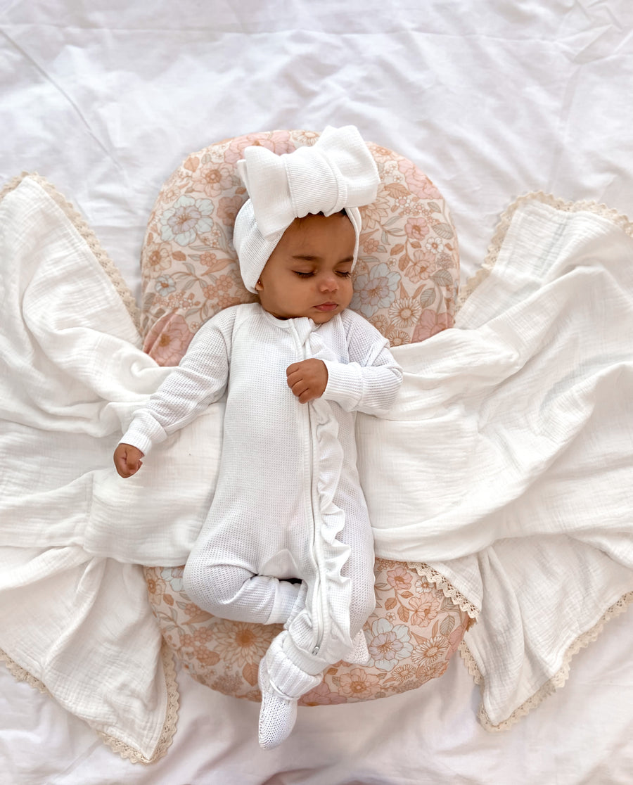 Little & Fern Muslin Crinkle Organic Lace Blanket | Milk