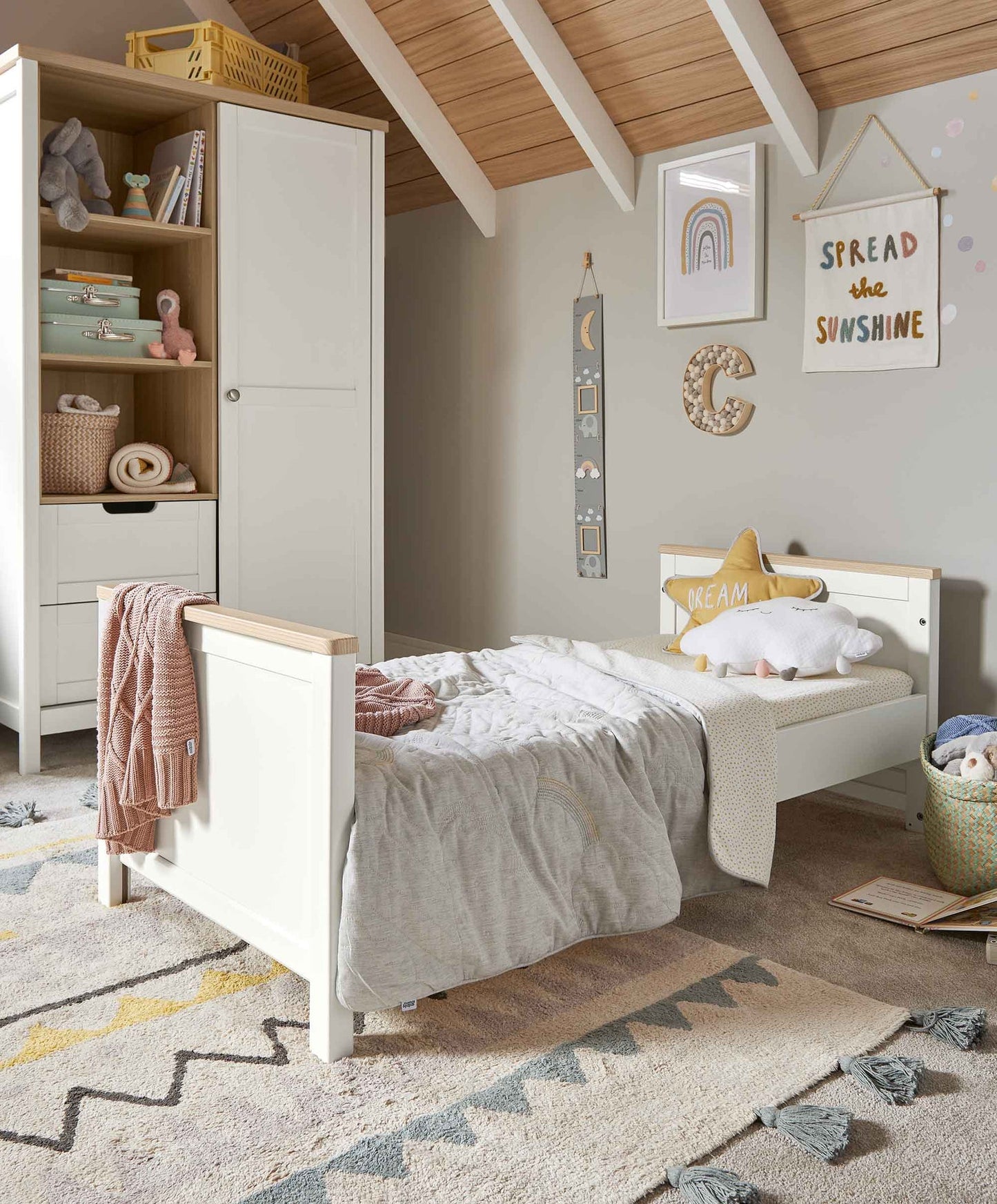 Mamas & Papas Harwell 5 Piece Set with Cotbed, Dresser Changer, Mattress, Fitted Sheets & Mattress Protector - White