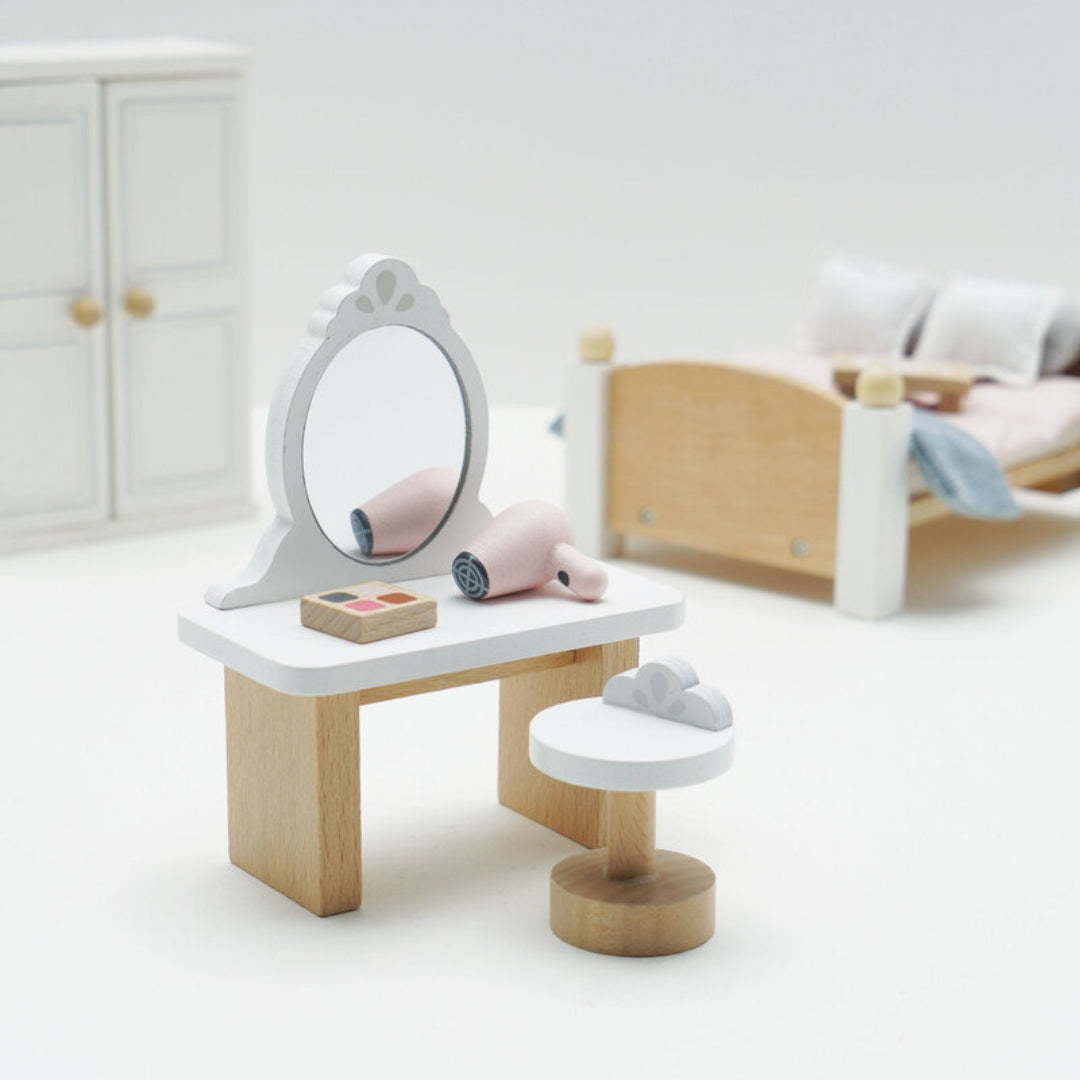 Le Toy Van Daisylane Master Bedroom Doll House Furniture