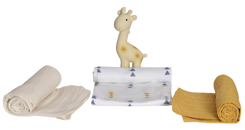 Giraffe Natural Rubber Teether & 3Pc Muslin Wraps Baby Gift Set