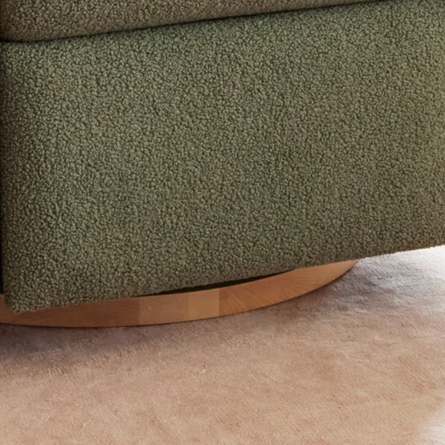 iL TuTTo Frankie Electric Recliner Glider Nursery Chair in Olive Teddy