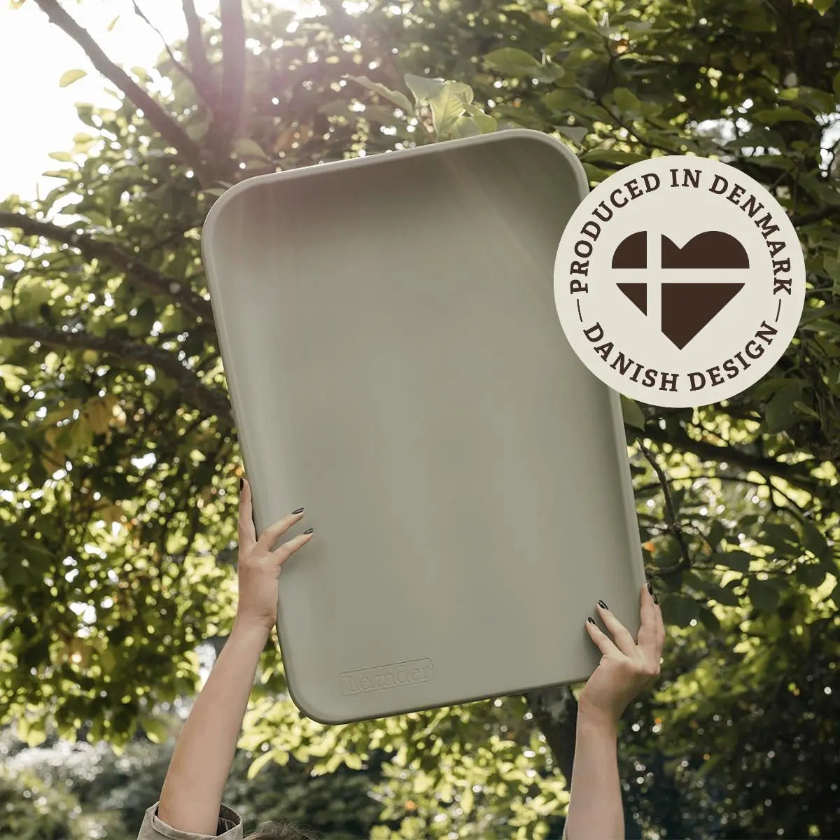 Leander Matty Change Mat - Olive Limited Edition + FREE Matty Topper