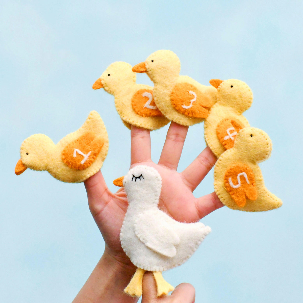 TARA TREASURES FIVE LITTLE DUCKS, FINGER PUPPET SET