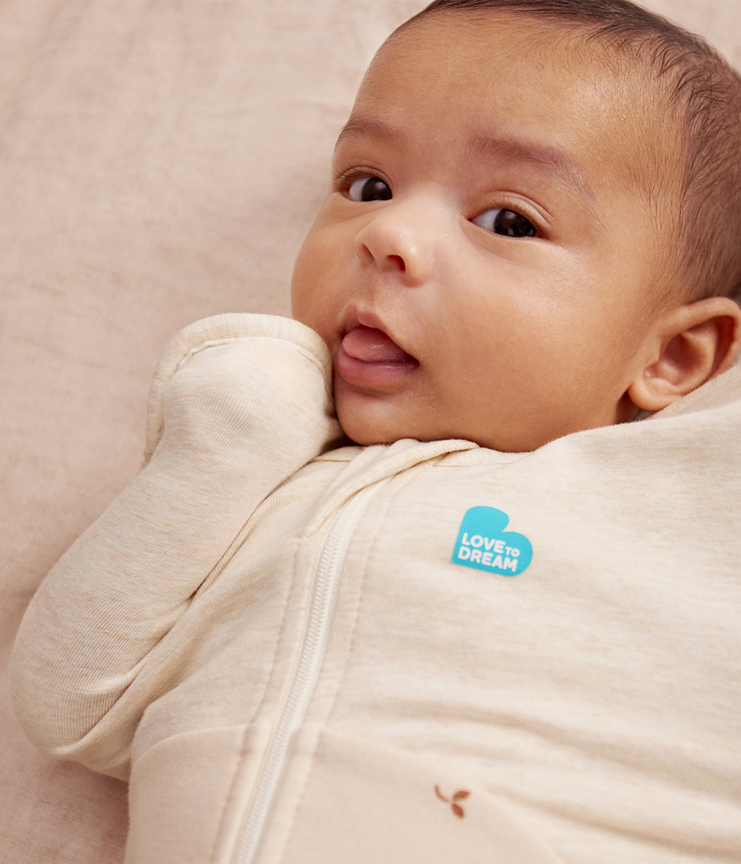 Love 2 Dream Swaddle Up™
Cotton Fleece 1.5 TOG 18-22°C - Oatmeal Twigs