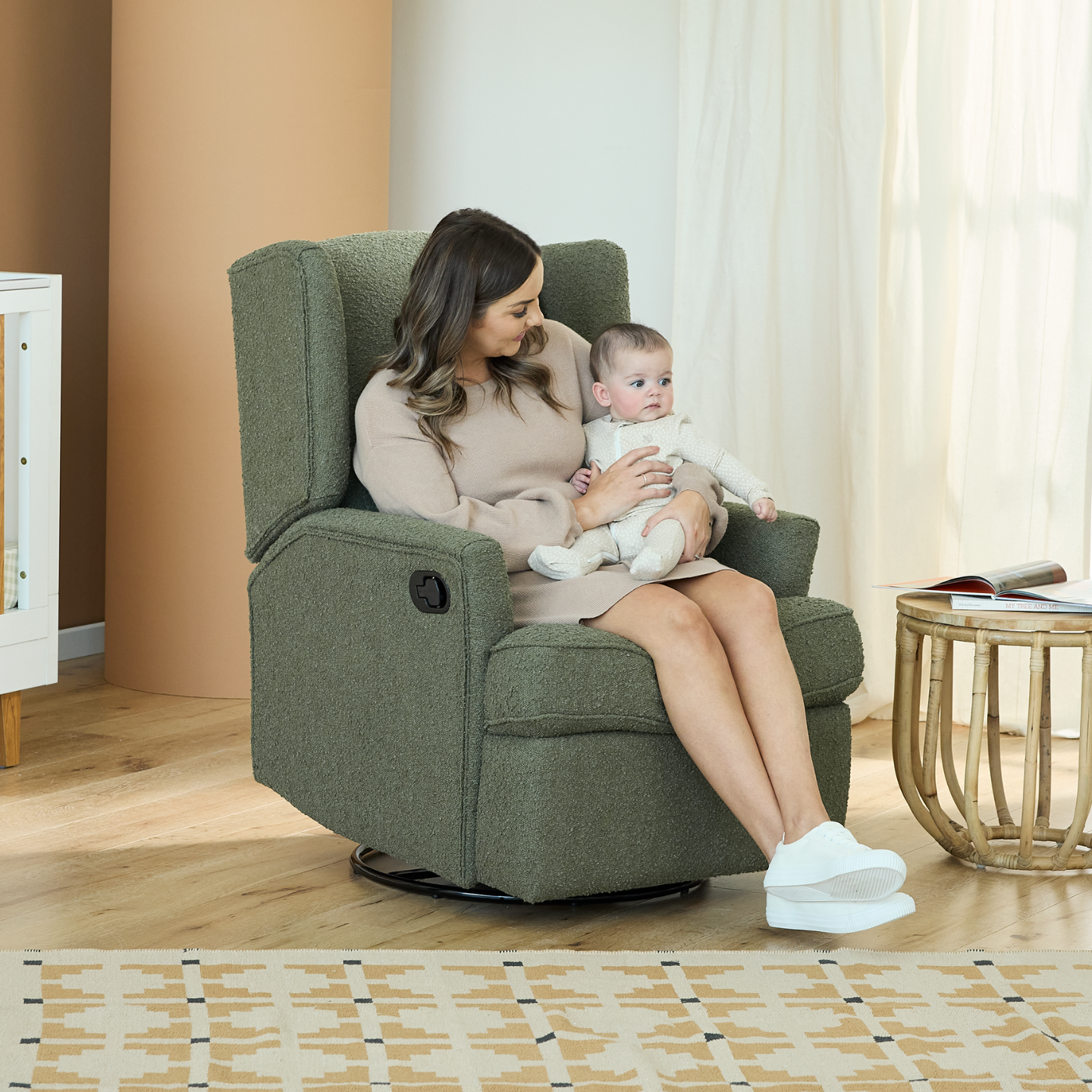 iL TuTTo Chelsea Recliner Glider Nursery Chair - Manual