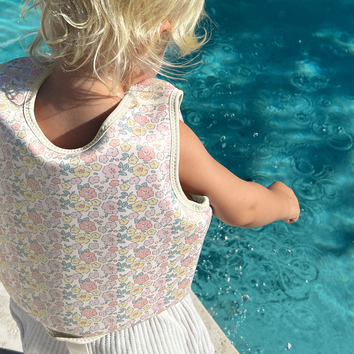 SUNNYLIFE SWIM VEST 1-2 - INTO THE GARDEN