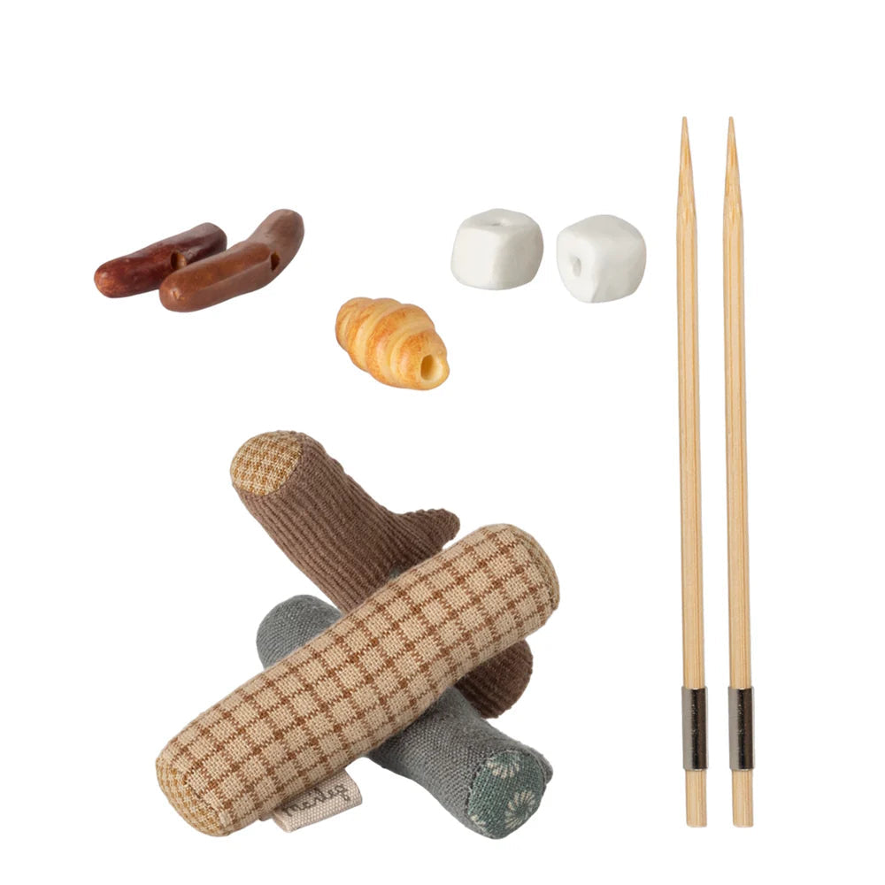 Maileg Bonfire Set for Hiker - Mouse Size