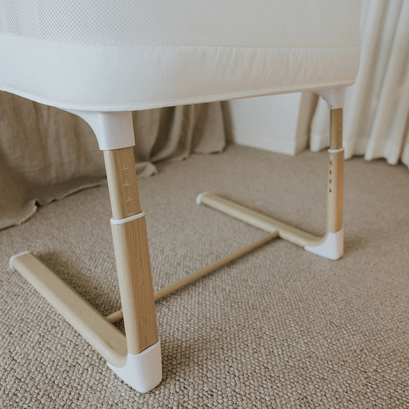 BabyRest Swan Smart Electric Bassinet - White/Natural