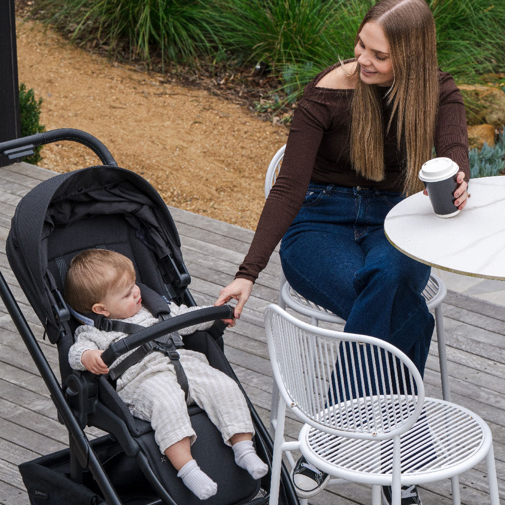UPPAbaby Cruz V3 Pram - Evelyn
(Meadow Green) + FREE PARENT ORGANISER