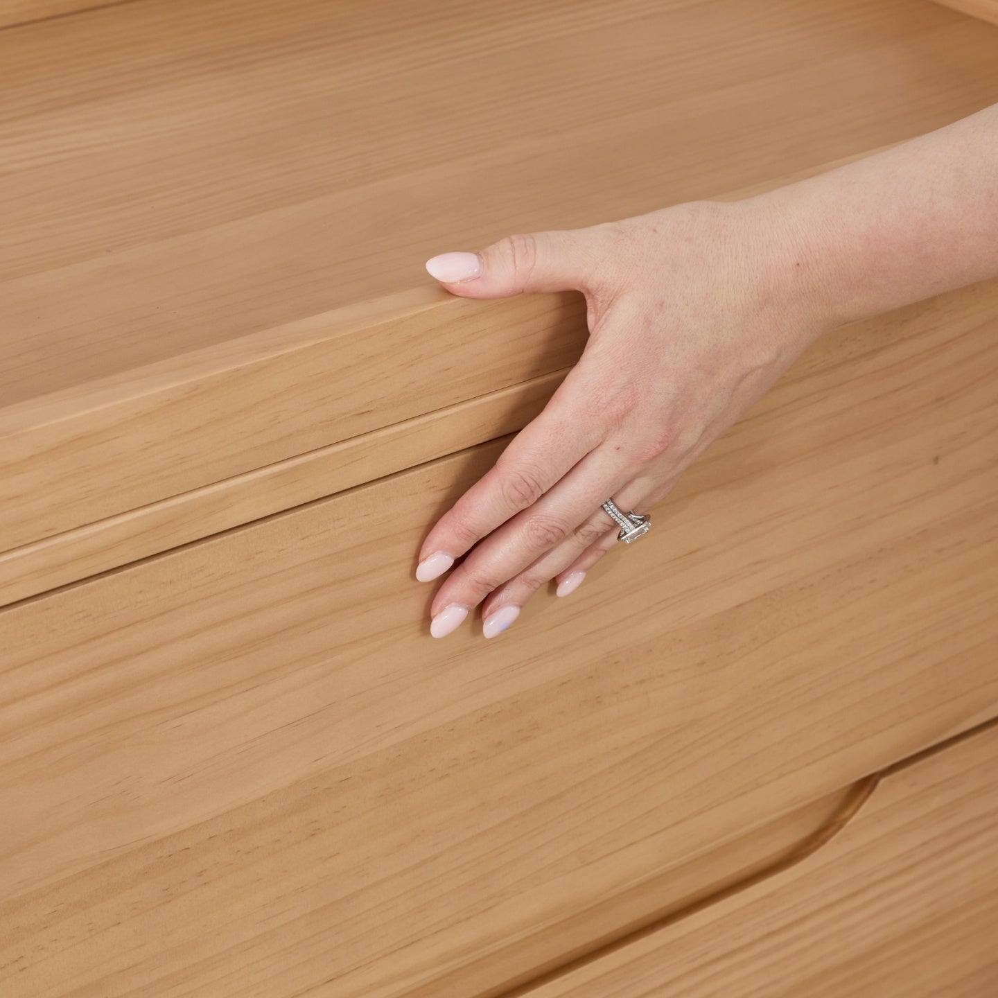 iL TuTTo Theo Sustainable Timber Chest & Changer in Natural