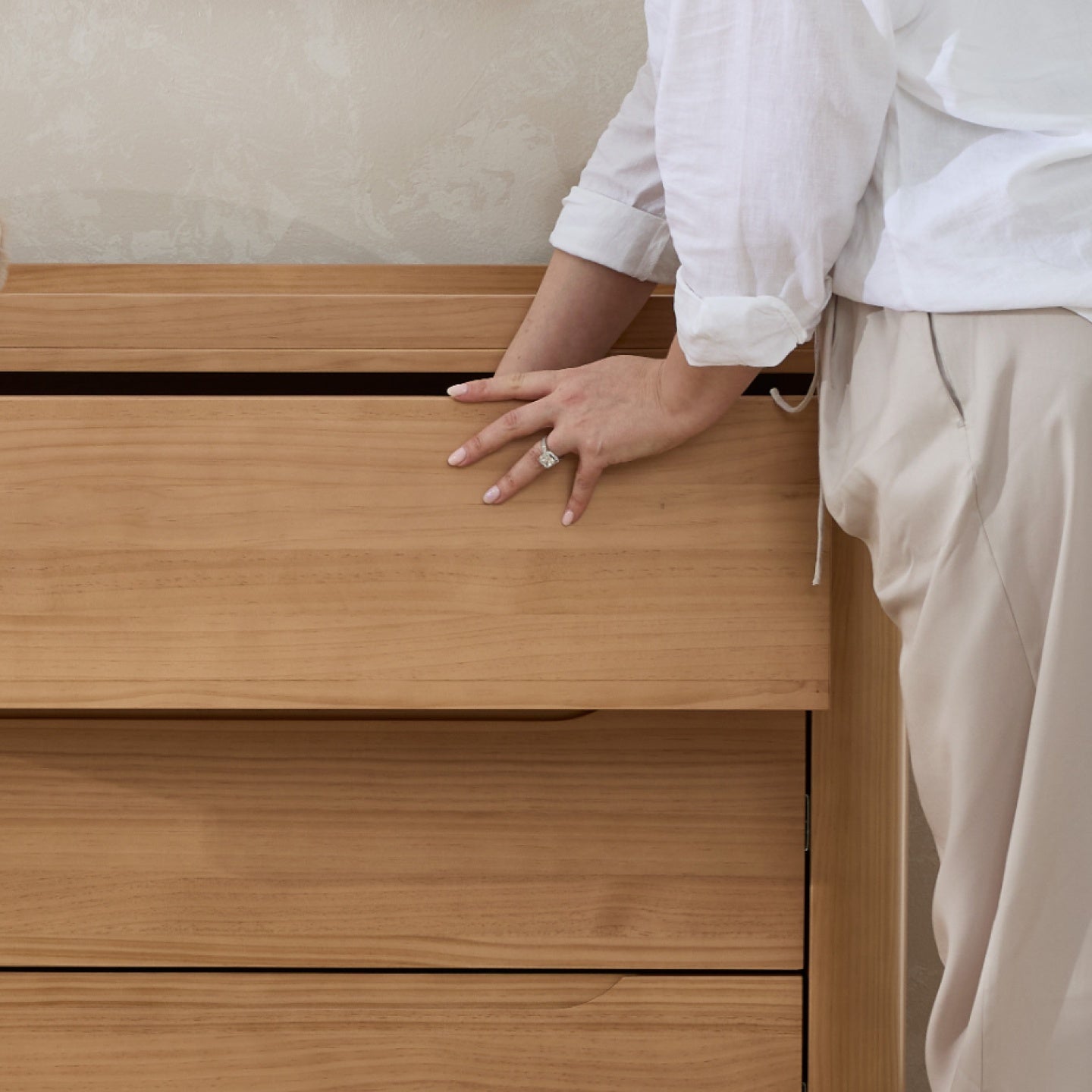 iL TuTTo Theo Sustainable Timber Chest & Changer in Natural