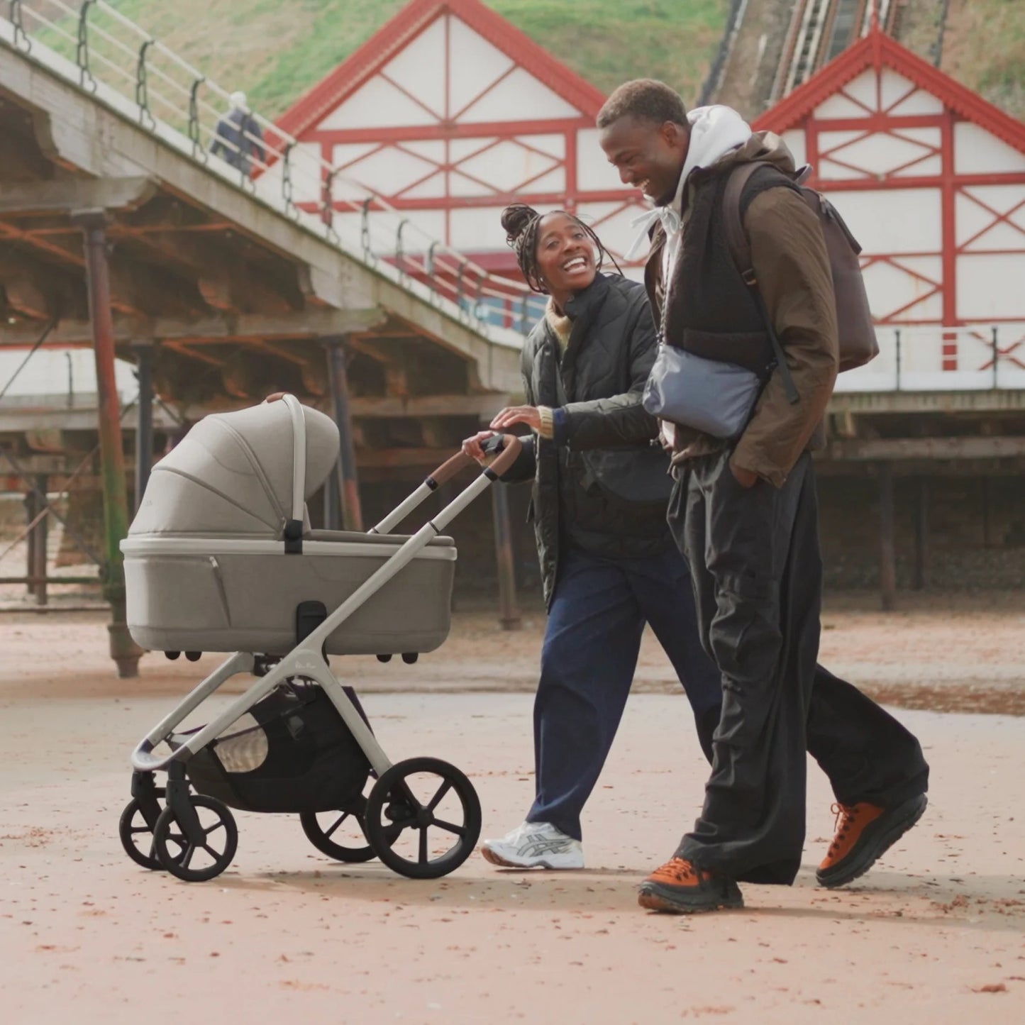 Silver Cross Cove Champagne with Carrycot (6 Piece)