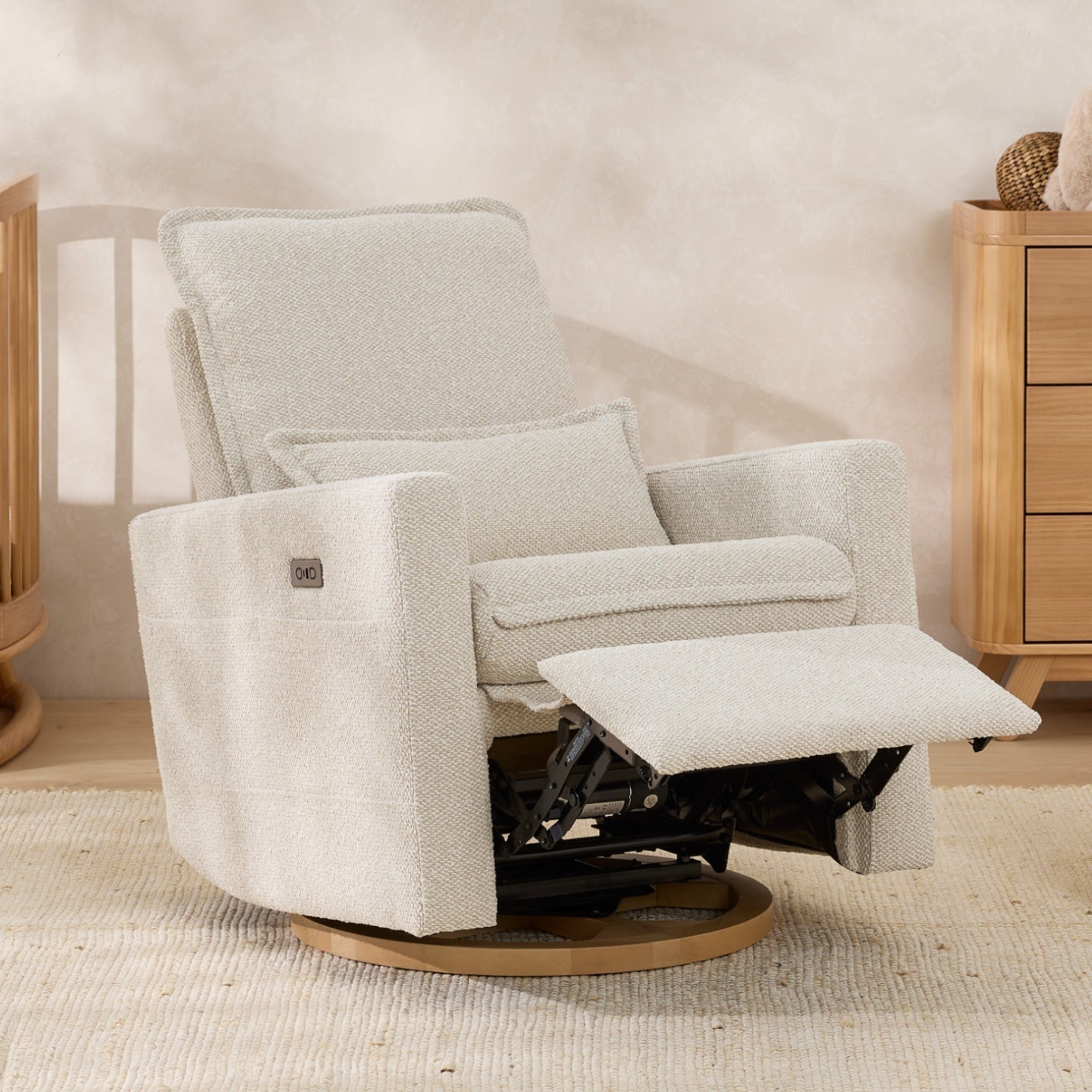 iL TuTTo Frankie Electric Recliner Glider Nursery Chair in Light Beige Soft Tweed