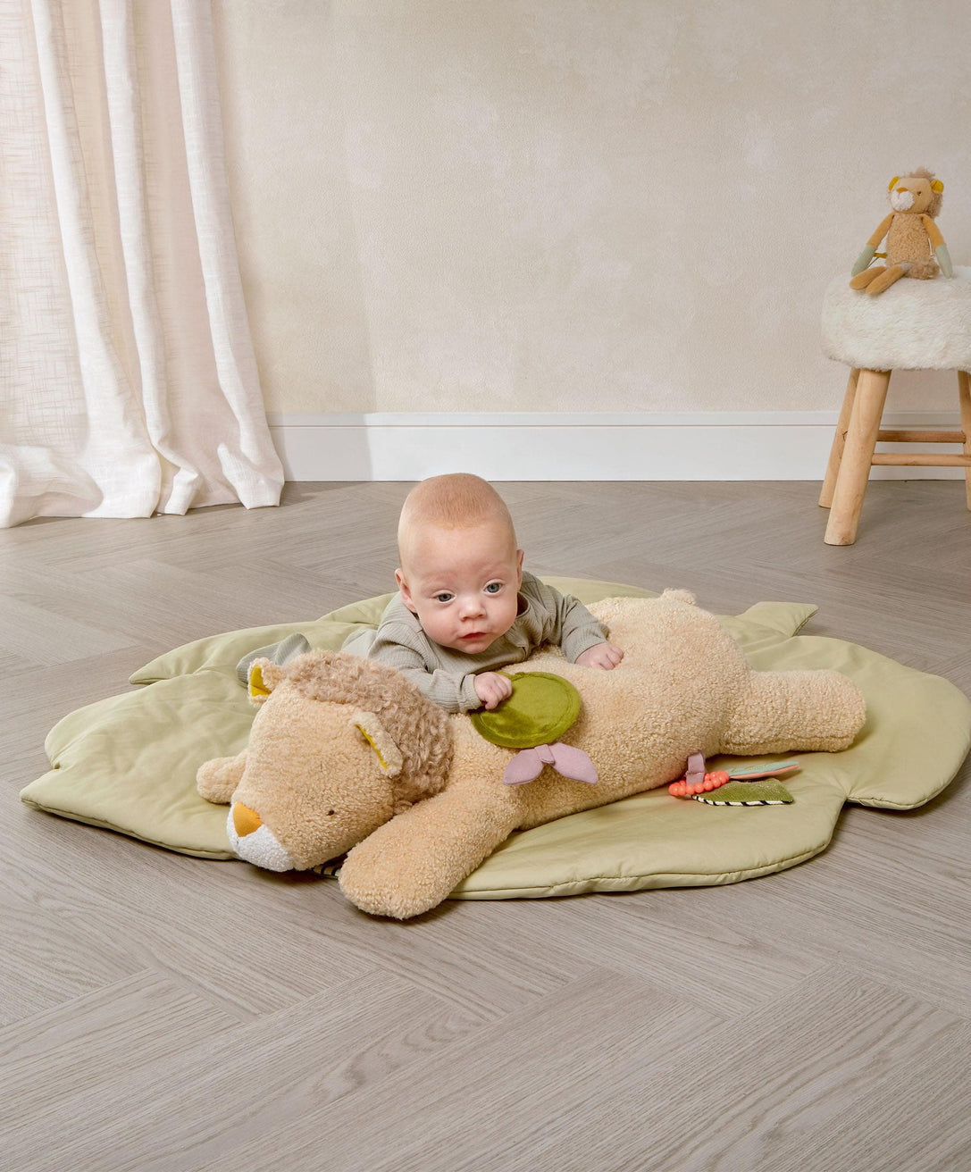 Mamas & Papas Babyplay Tummy Time - Lenny Lion