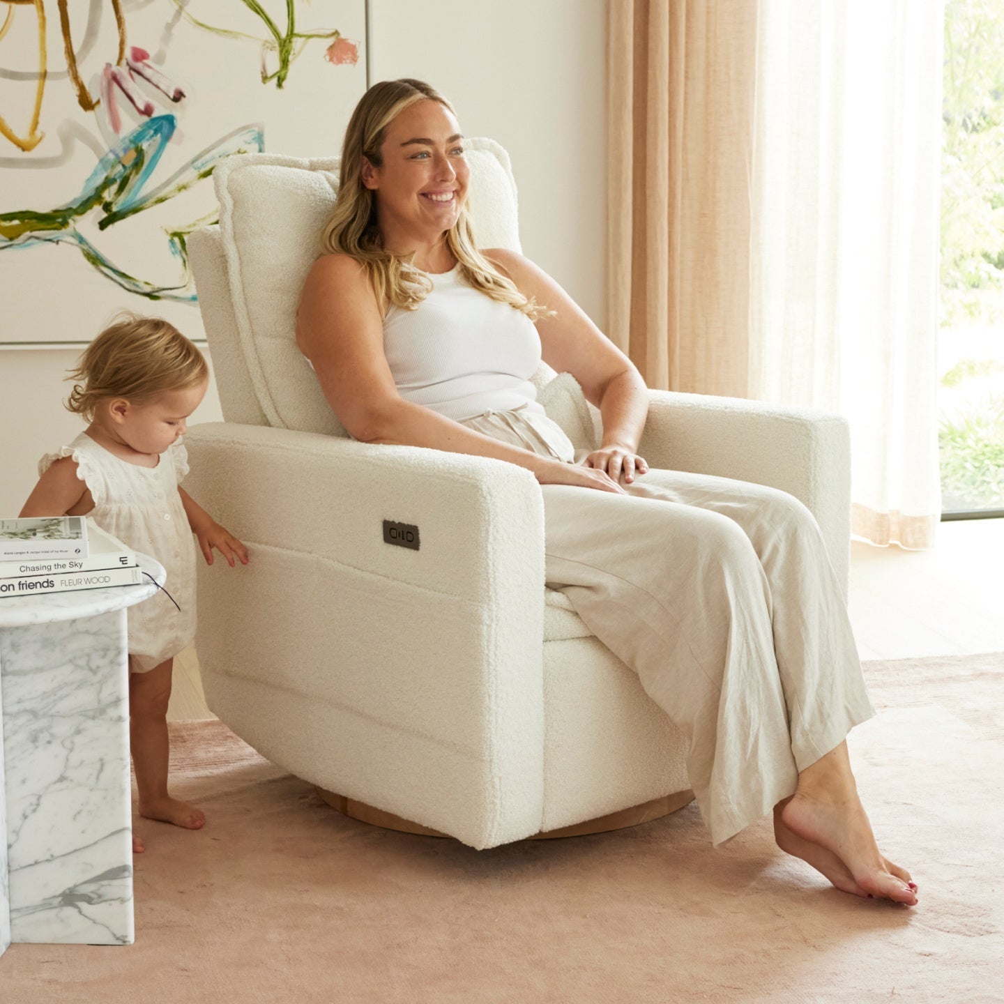iL TuTTo Frankie Electric Recliner Glider Nursery Chair in Coconut Teddy