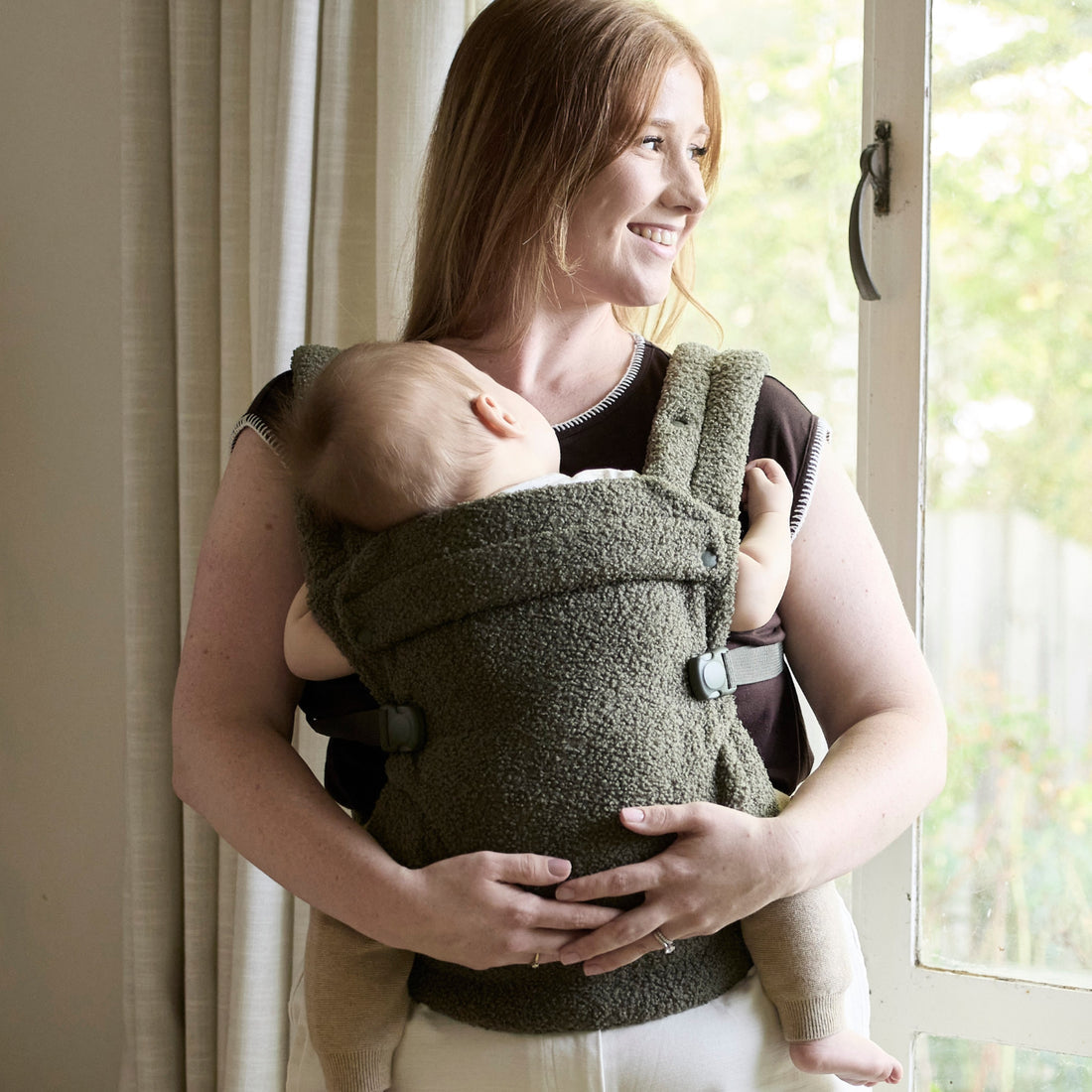 Boba Auri Baby Carrier in Coconut Teddy Fleece