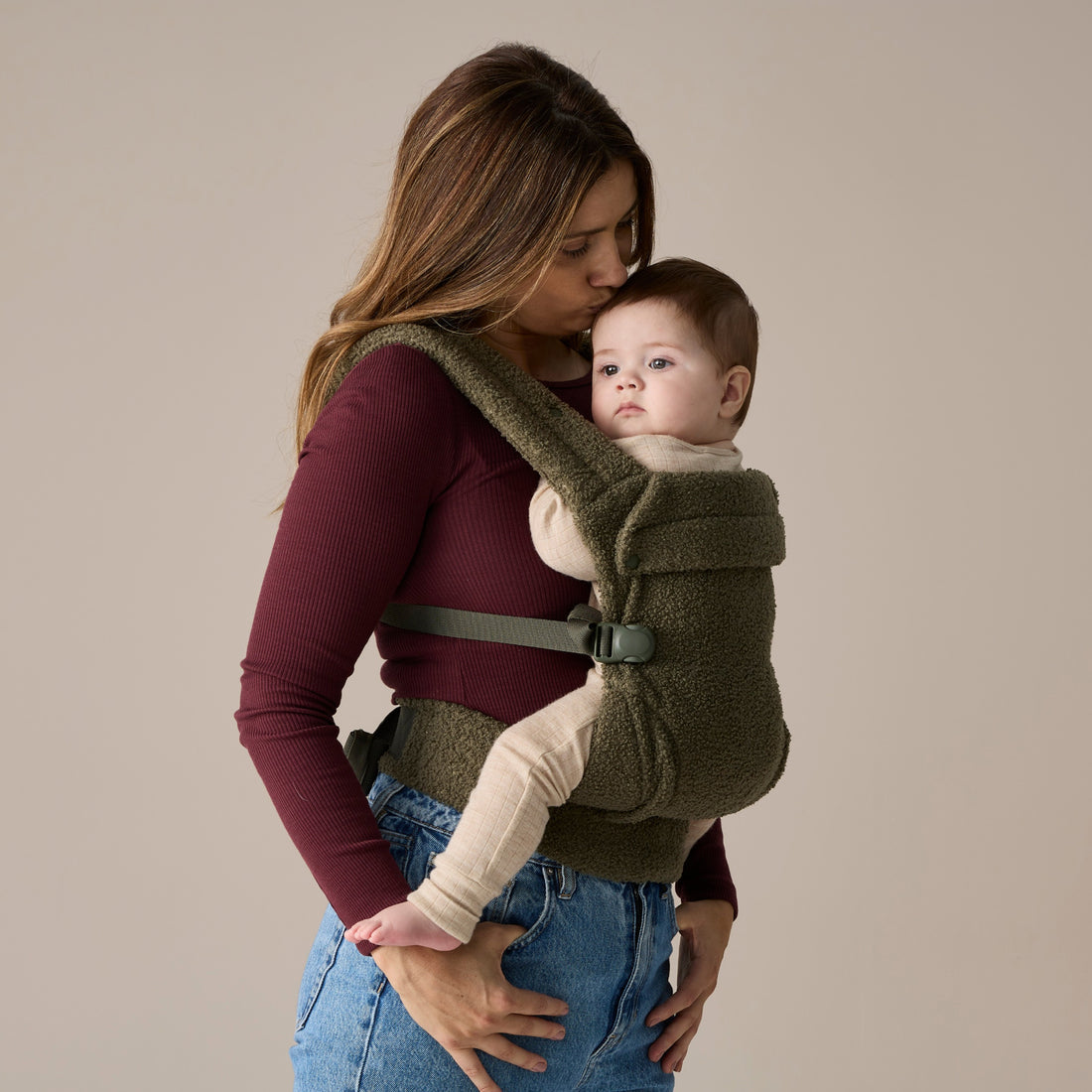 Boba Auri Baby Carrier in Coconut Teddy Fleece