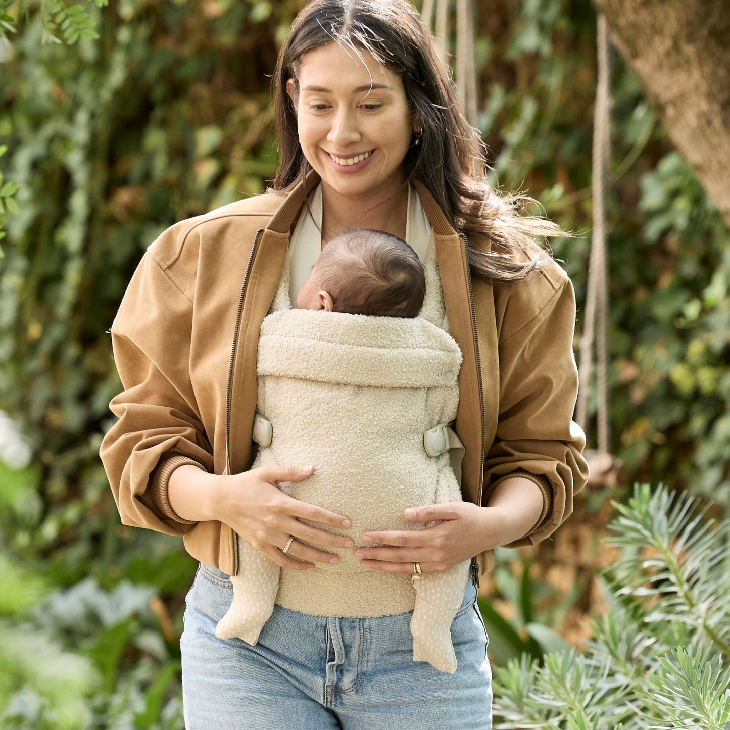 Boba Auri Baby Carrier in Coconut Teddy Fleece