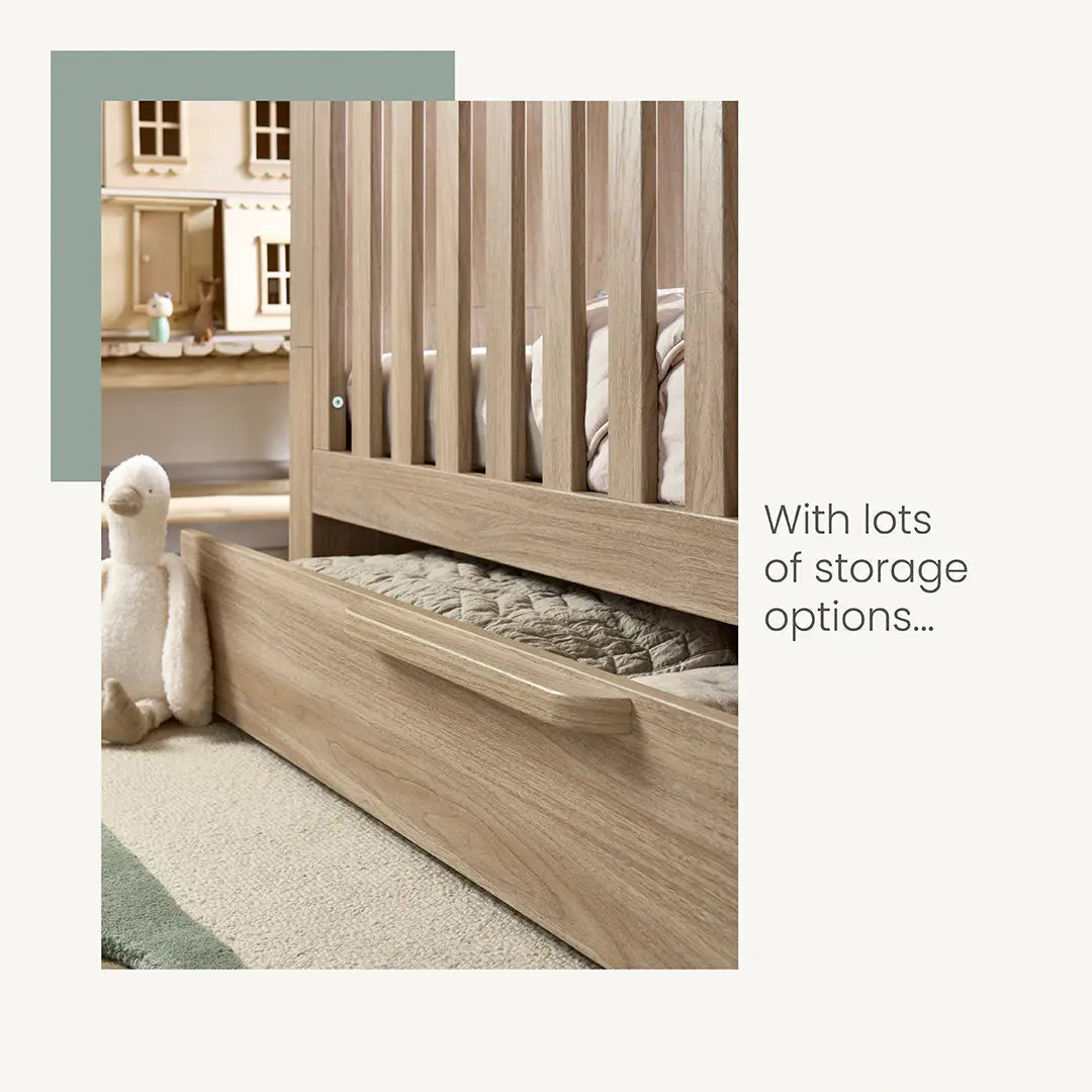 Mamas & Papas Franklin Light Oak 5 Piece Set with Cot Bed, Dresser Changer, Mattress, Fitted Sheets & Mattress Protector