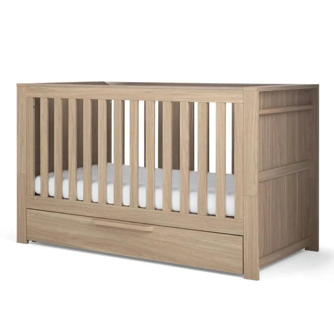 Mamas & Papas Franklin Light Oak 5 Piece Set with Cot Bed, Dresser Changer, Mattress, Fitted Sheets & Mattress Protector