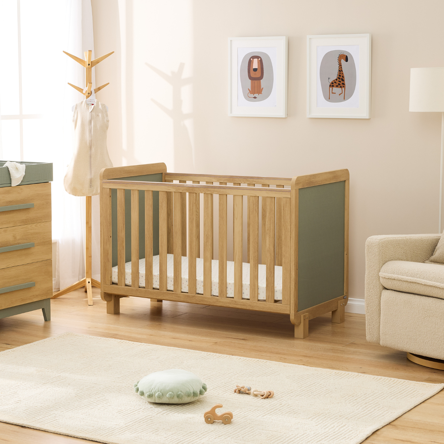 iL TuTTo Kuba Cot in Sage Weave & Golden Oak