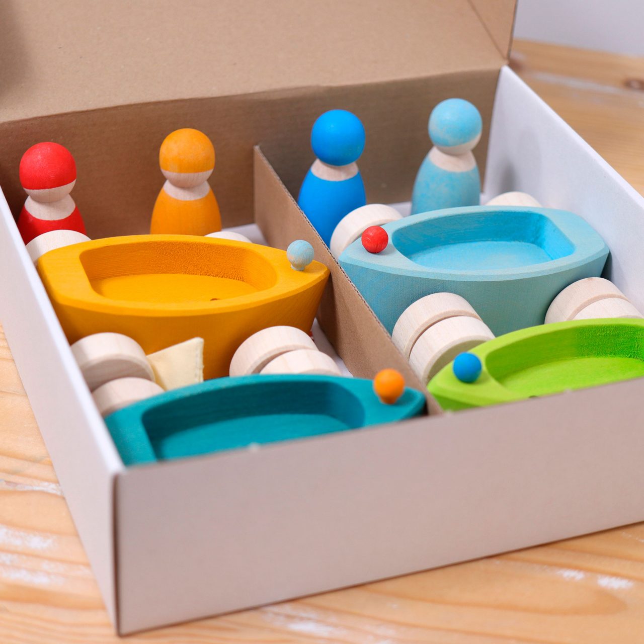 Grimm’s Land Yachts Small with 4 Sailors