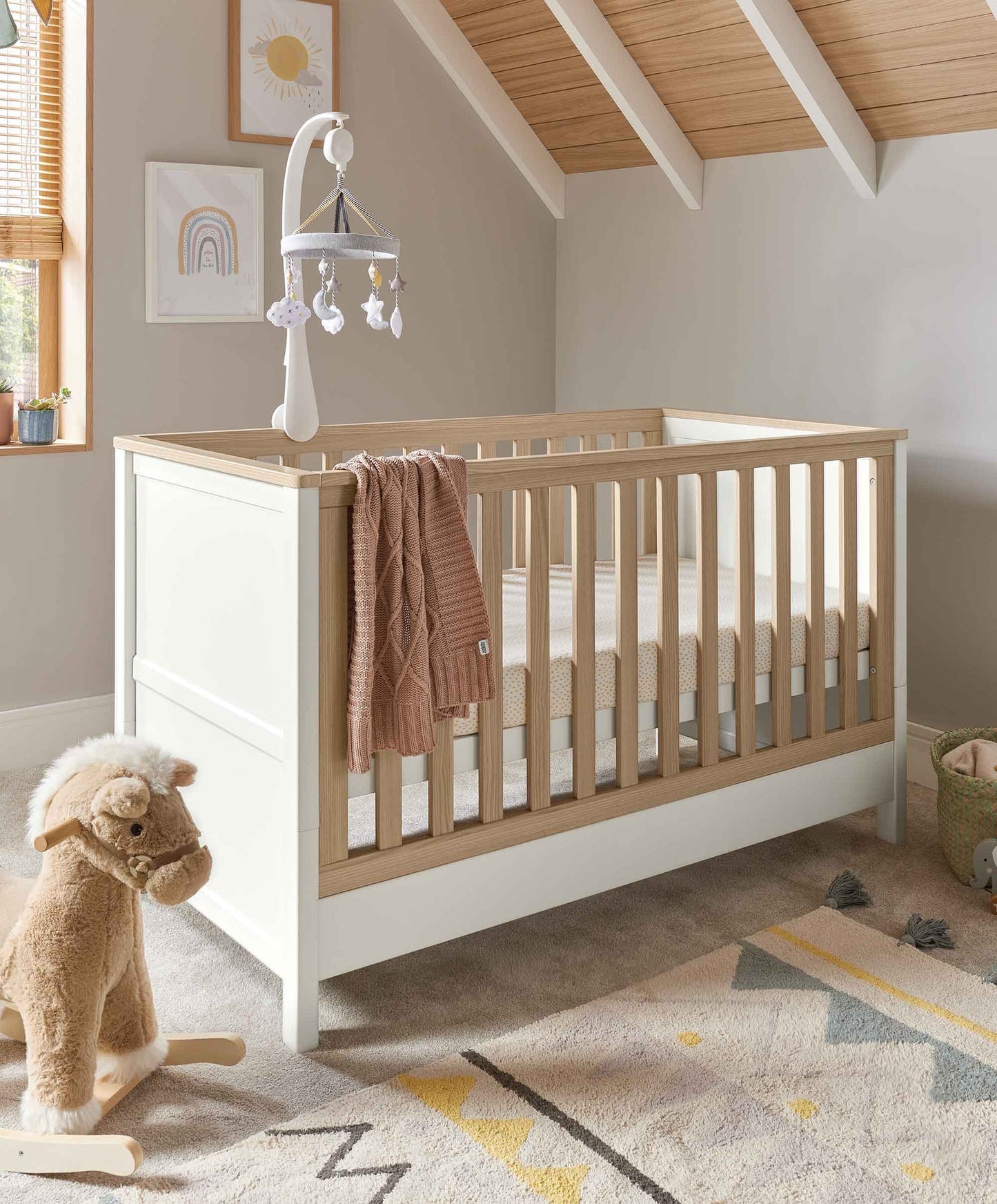 Mamas & Papas Harwell 5 Piece Set with Cotbed, Dresser Changer, Mattress, Fitted Sheets & Mattress Protector - White